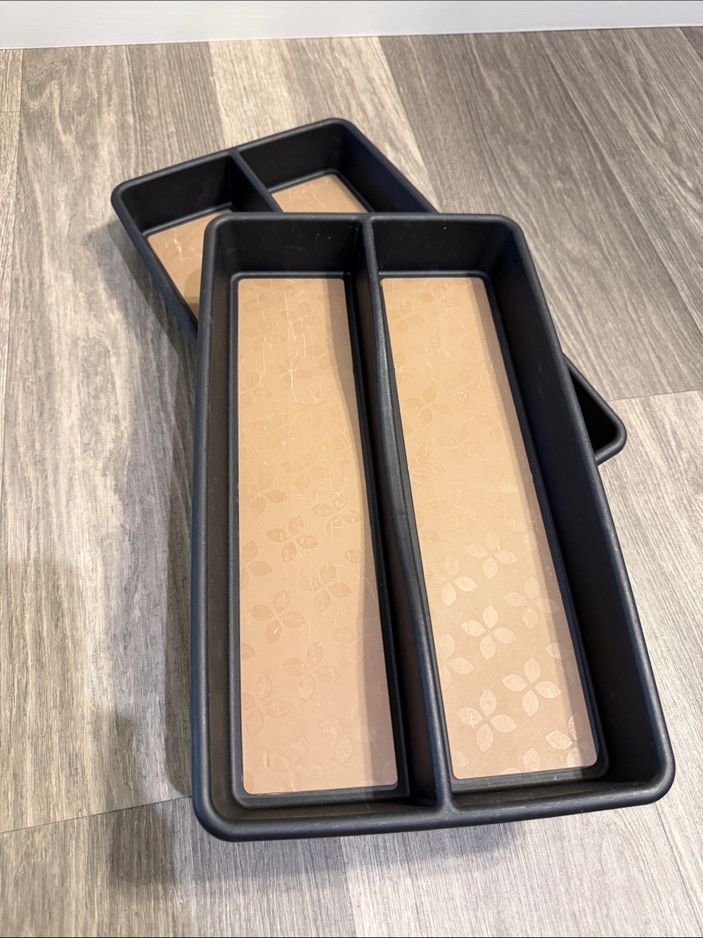 Rubbermaid Black & Tan Dual-Compartment drawer Organizer Tray